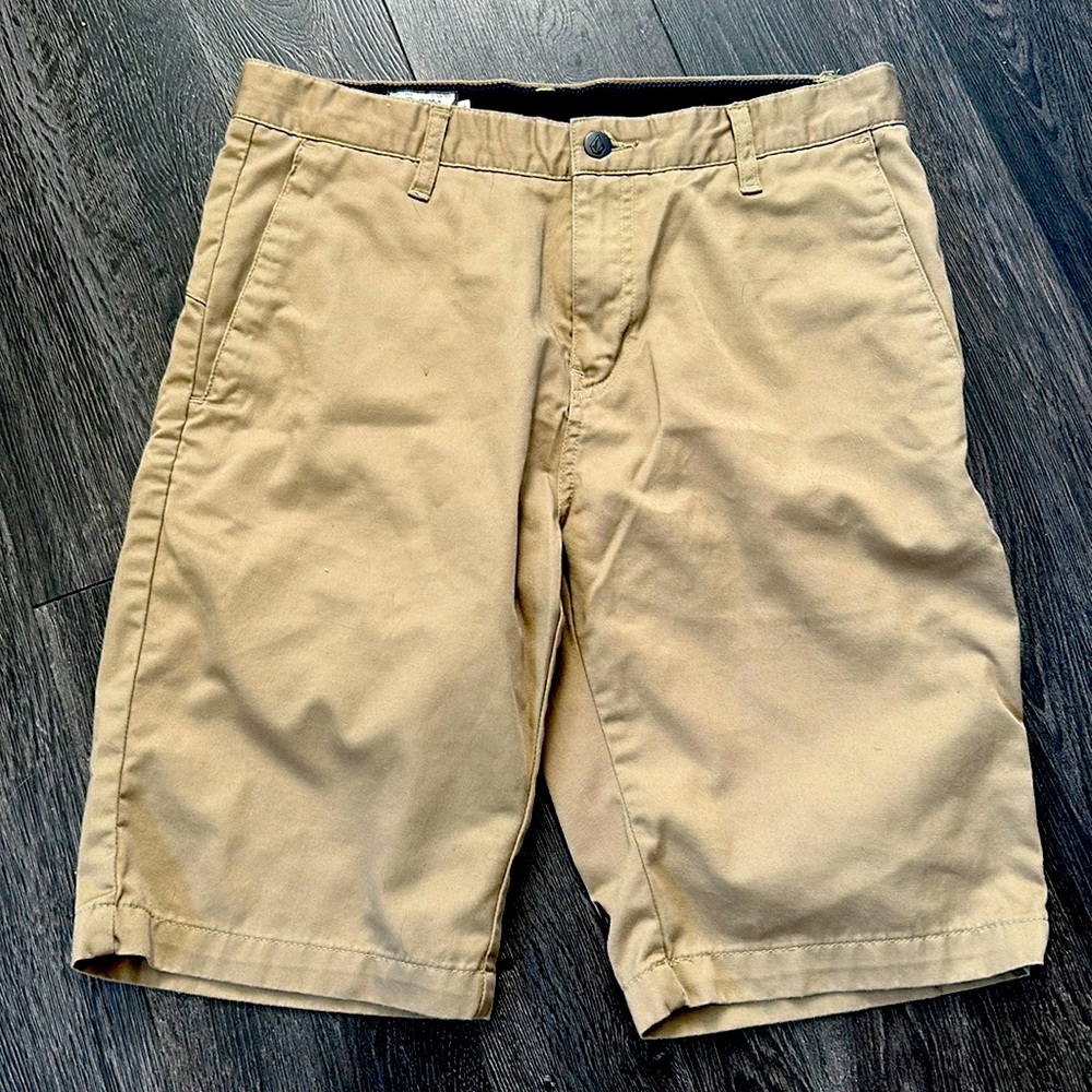 Volcom beige shorts Sz 31